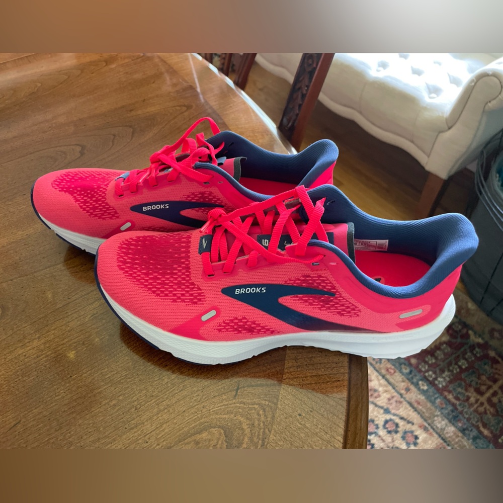 Brooks Launch 9 running shoes